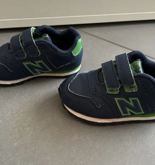 Sapatilhas New Balance, tamanho 21