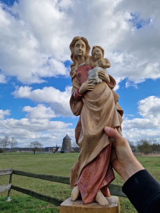 Maryja z Dzieciątkiem Rzeźba Matki Bożej