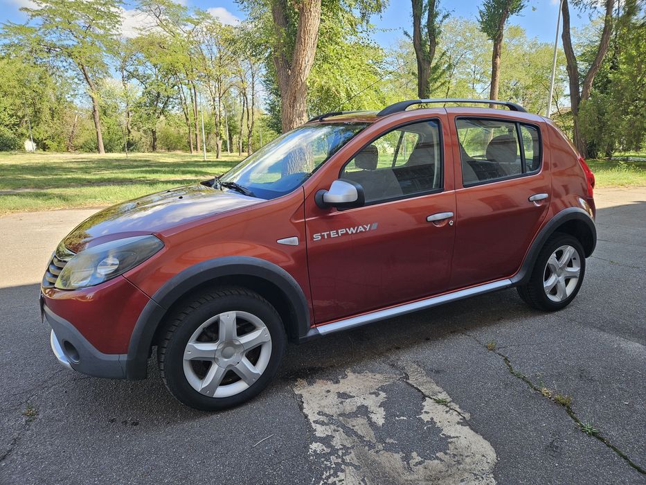 Продам Dacia sandero StepWay 2011г.в
