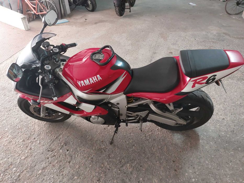 Yamaha yzf r6 2002 só para vender e valor fixo.