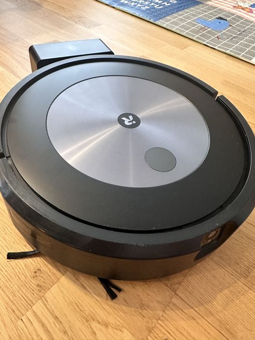 Робот пилосос Robot roomba j7