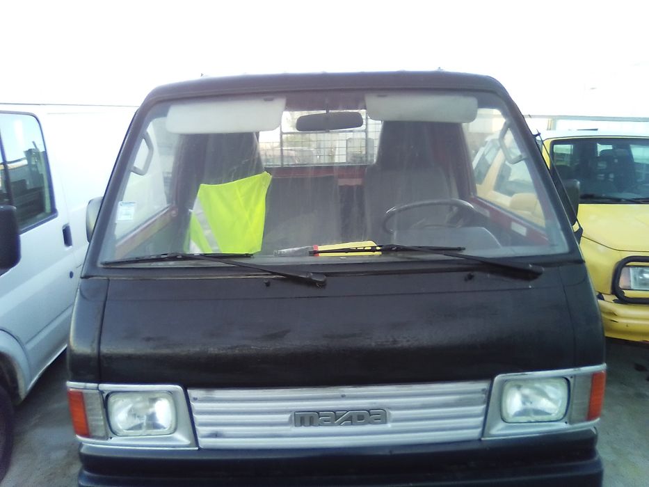 Mazda E2200 pickup