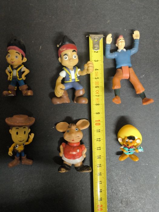Lote Colecionável: Nostalgia e Diversão (6 Bonecos
Lote de miniaturas