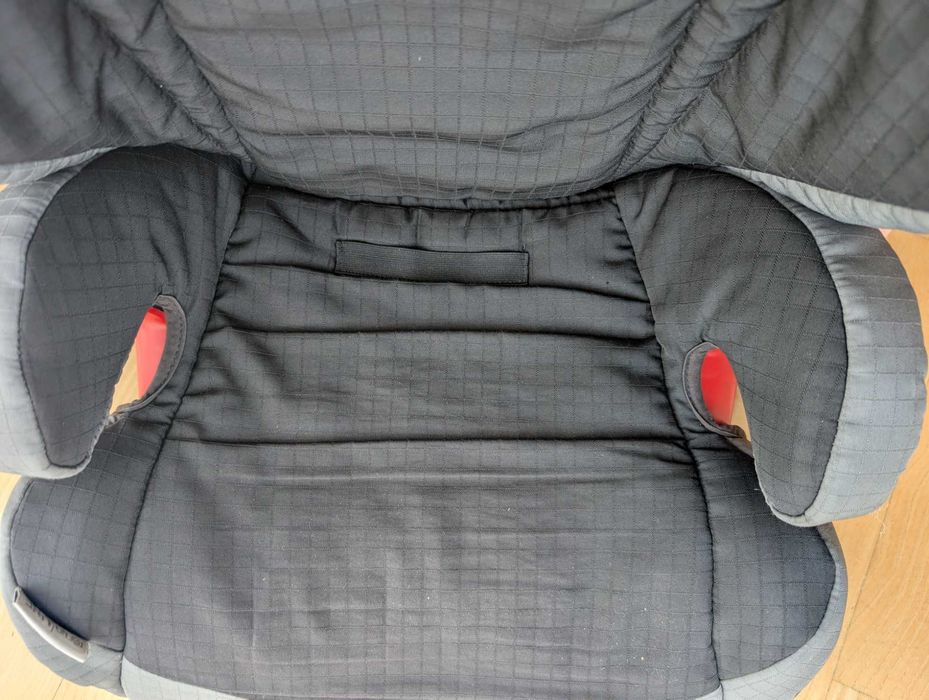 Дитяче автомобільне крісло Britax Römer KIDFIX ISOFIX.