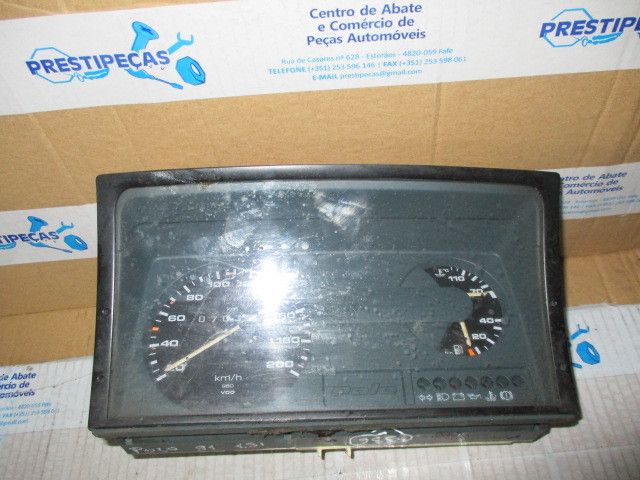 Quadrante / painel de instrumentos VOLKSWAGEN Polo (86C, 80)