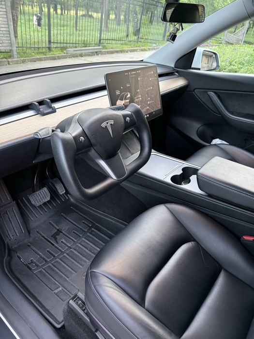 Tesla Model Y 2021