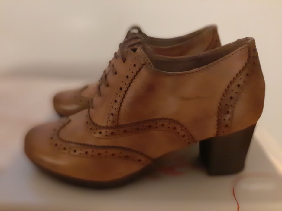 Sapatos pele n37 Novos