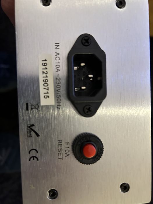 Régua filtrada Dynavox X410064168939708802122