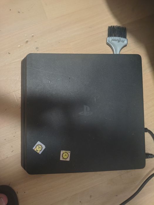 PlayStation 4 slim 1TB