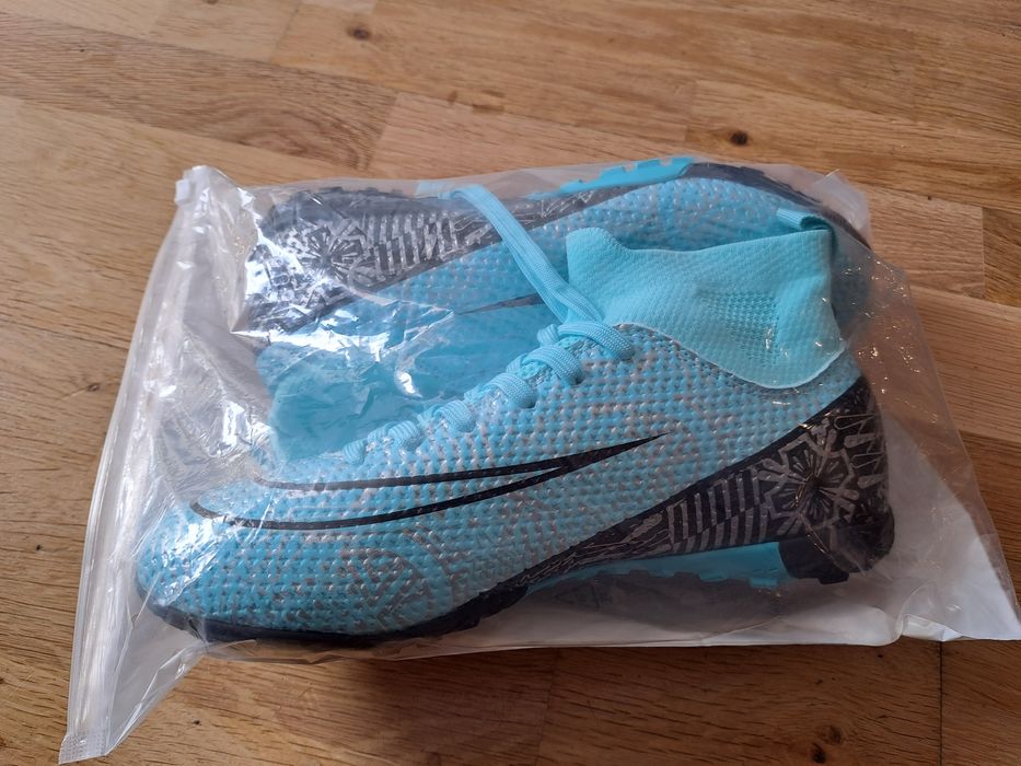 Turfy,buty do gry w piłkę nożną