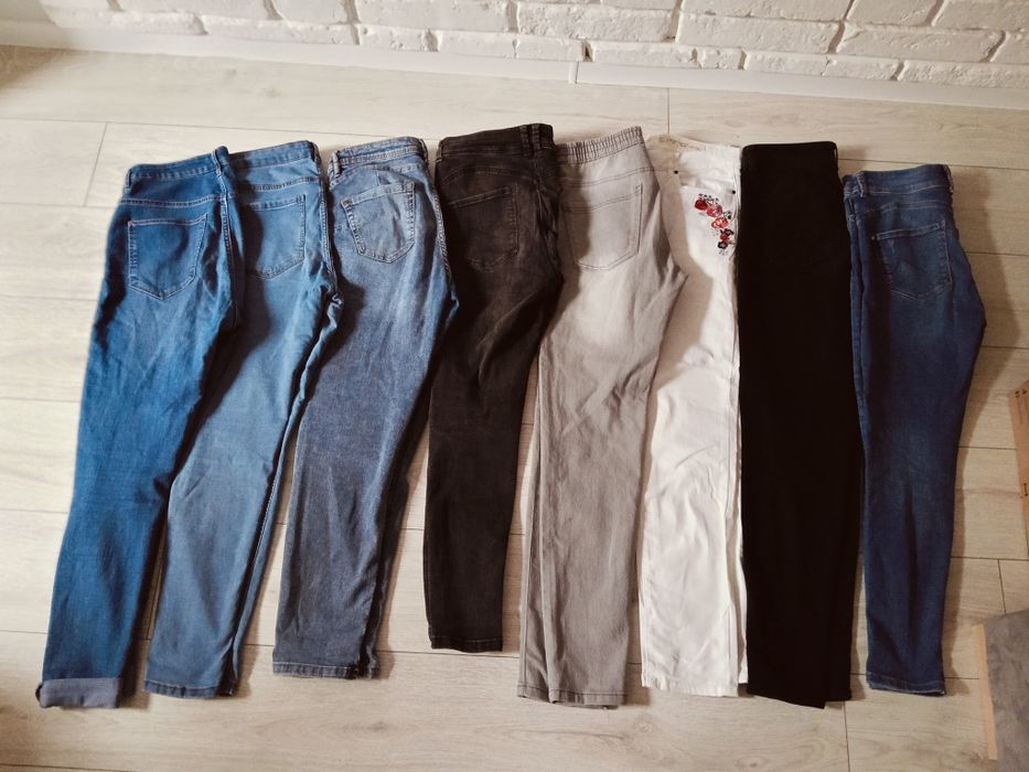 Jeansy cena za wszystkie.