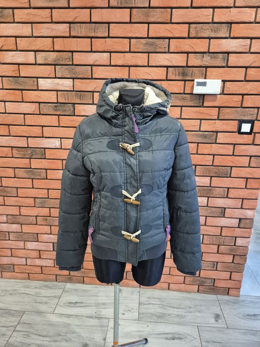 Ocieplana kurtka zimowa z kapturem