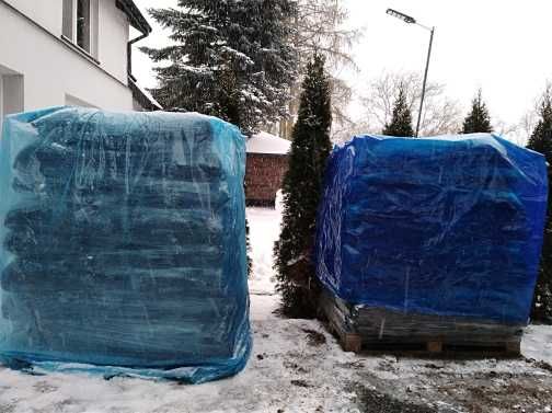 Kaptury ochronne na big bagi palety z węglem -peletem