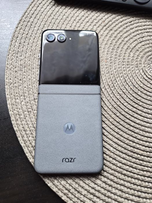 Motorola razr 50