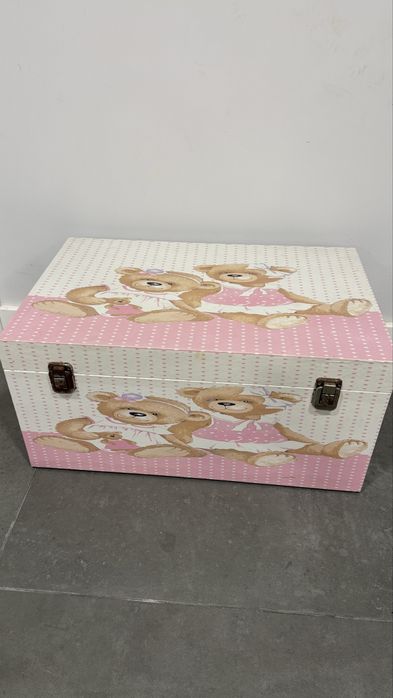 Baú arrumação quarto menina