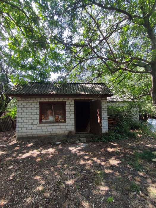 Продається ділянка під житлову забудову в селі Червона Слобода