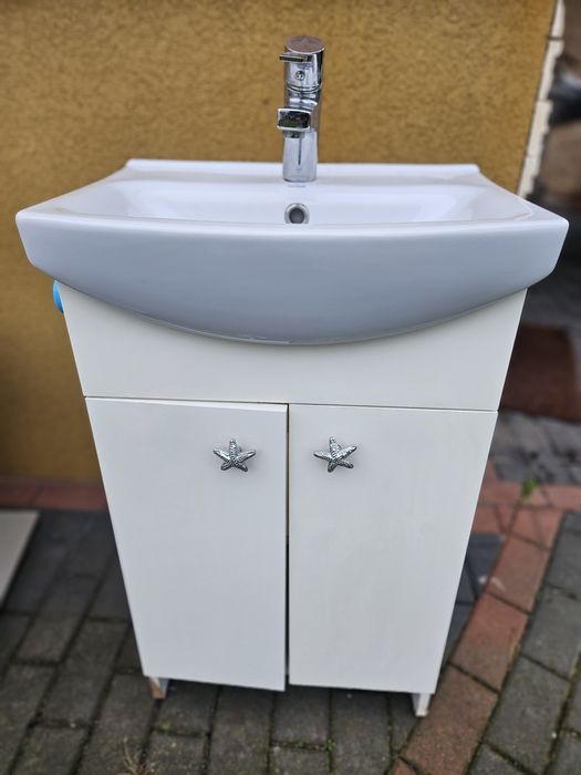 Szafka z umywalką Cersanit plus bateria Armatura