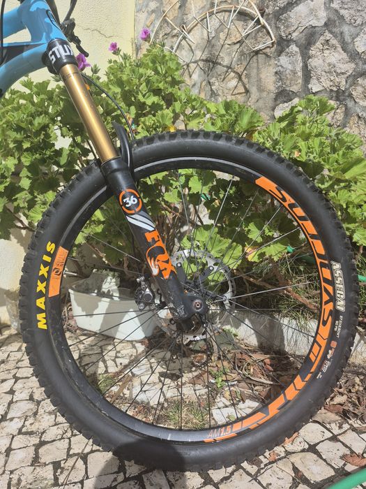 Mondraker Dune XR M – Suspensão FOX | Enduro Top | Pronta a Andar