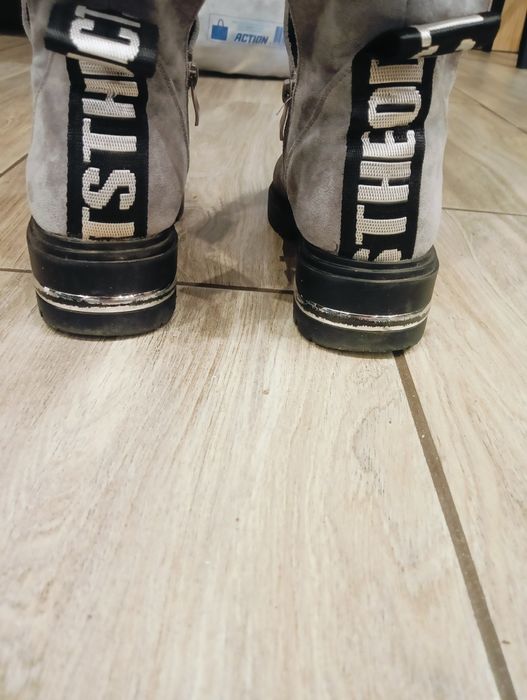 Buty zamszowe za kostkę