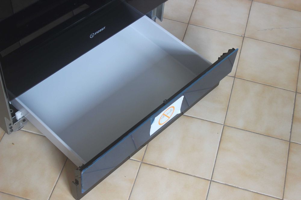 Fogão Eletrico Indesit IS67V5PHX/E