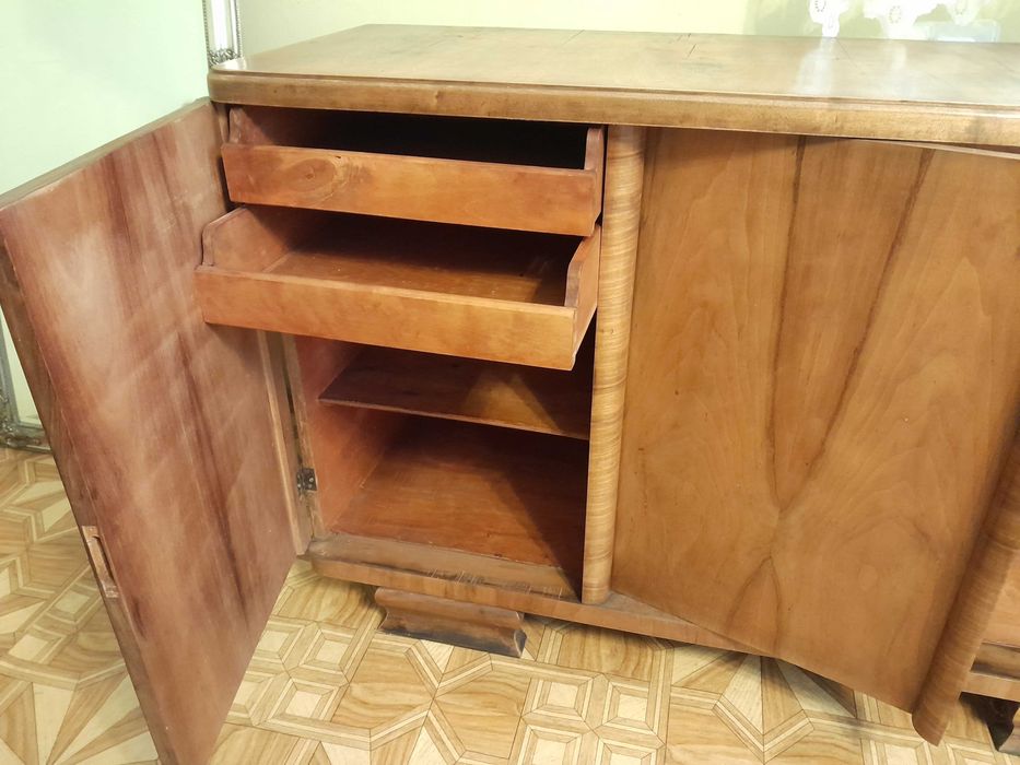 Kredens komoda fornir