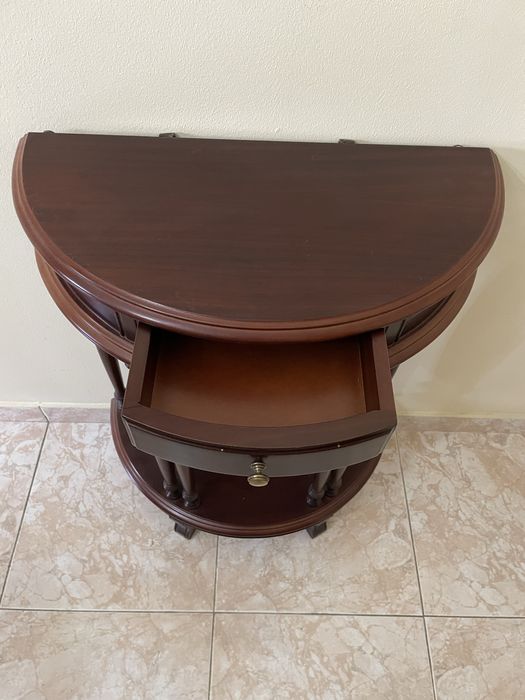 Consola meia-lua (demi-lune) em mogno
