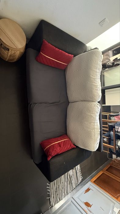 Conjunto de 2 Sofás (2 Lugares Cada) + Capas e Almofadas – Venda Urgente!