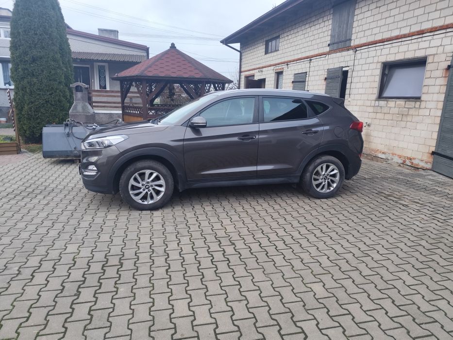 Hyundai Tucson     .