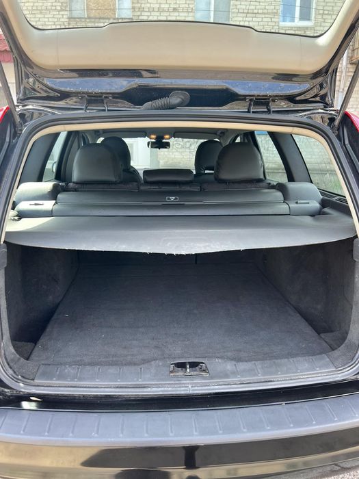Volvo V50 2009 год