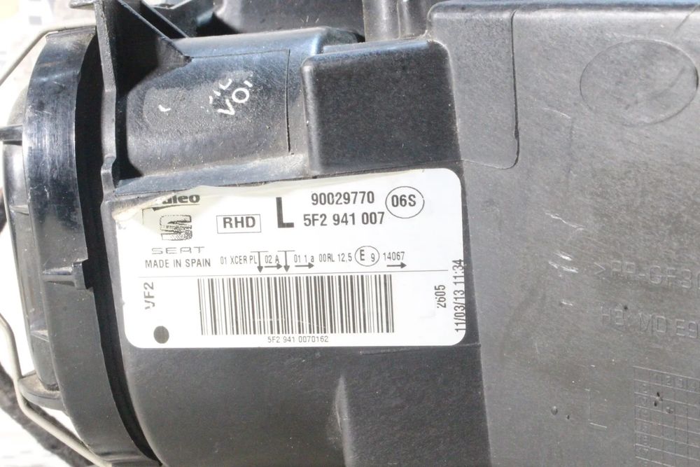 Ótica / farol esquerda SEAT Leon (5F1)