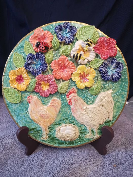 Ceramiczny talerz z motywem kur i piskląt, słoneczniki, wykonany ręcznie, 20cm.