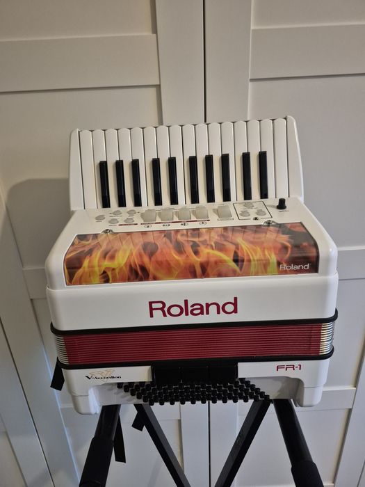 Akordeon cyfrowy Roland FR1