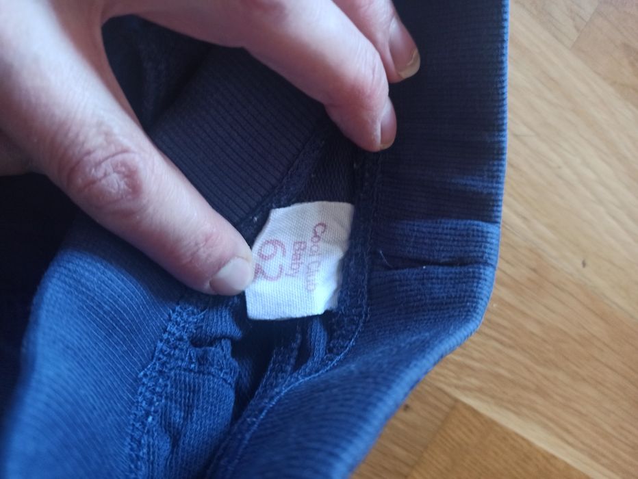 Spodnie dresowe granatowe z różem 62 dla dziewczynki