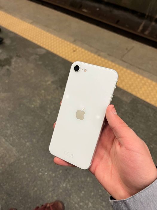 ТОРГ! Iphone se 2020 128gb