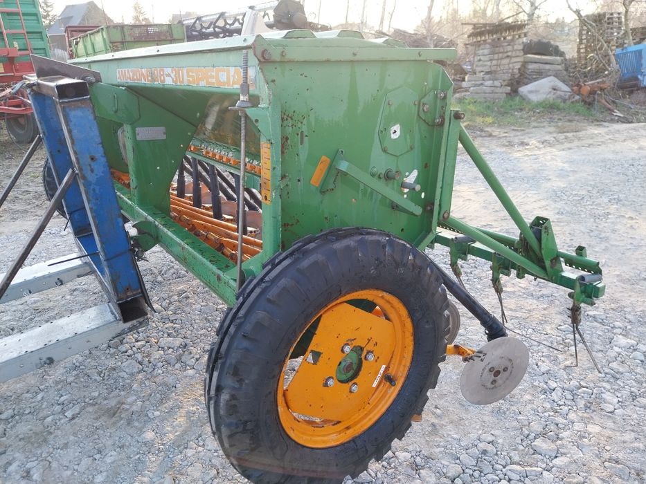 Siewnik zbożowy Amazone D8 30 Special talerzowy d7 3 m