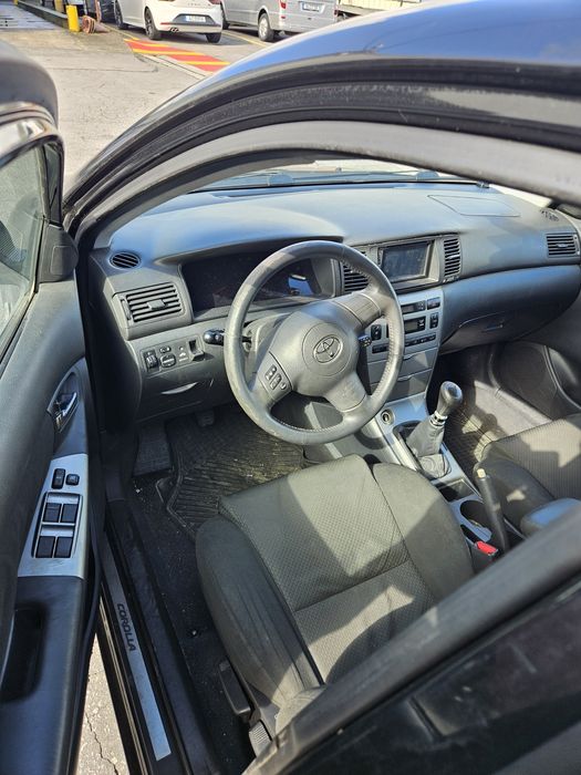 Toyota Corolla E12 2.0 D4D de 2009 para peças