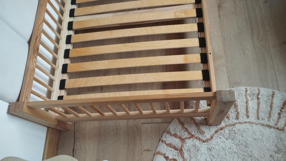 ŁÓŻKO dziecięce 90x200 + materac 80x190jak nowe