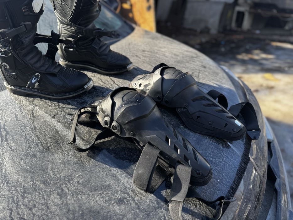 Наколінники Ендуро