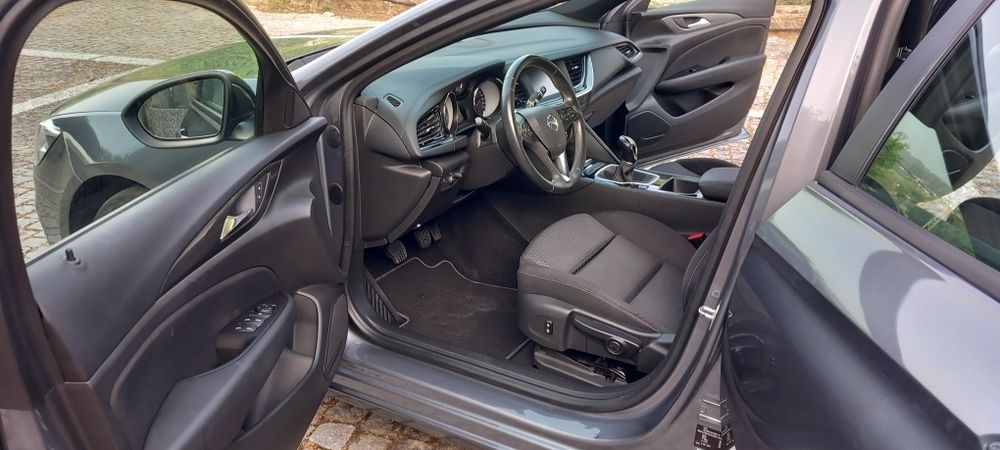 Opel insignia Sports Tourer 1.5 D. Business Edition