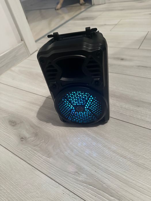 Karaoke boombox z mikrofonem