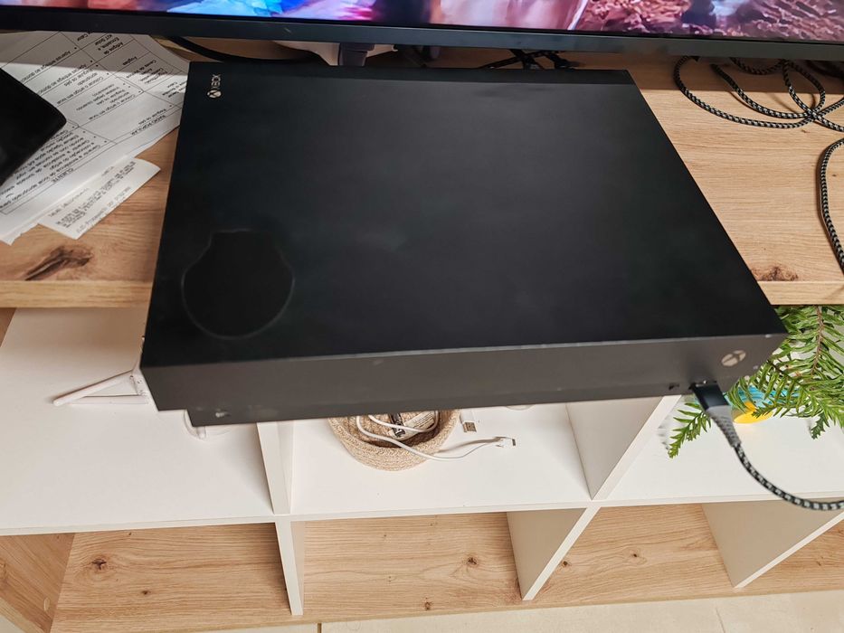 Xbox one X 1 tb com comando