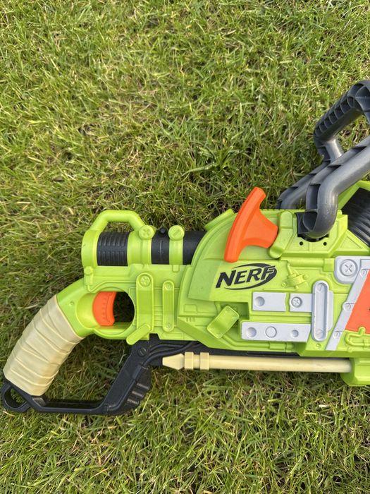 Nerf zombi braisaw ОРИГІНАЛ у гарному стані все працює
