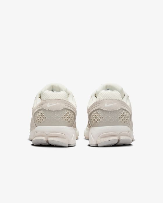 Оригінальні кросівки NIKE ZOOM VOMERO 5 (HF1553-100) | Нові!