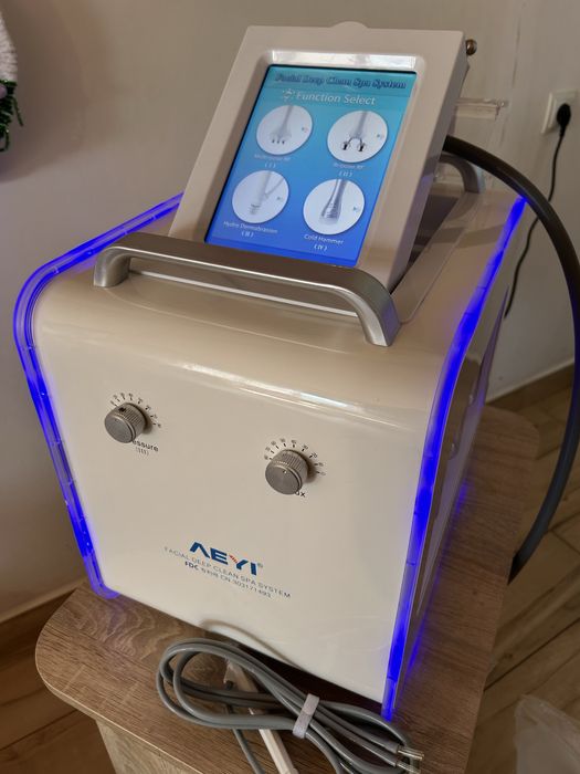 Косметологічний комбайн з АКВАПІЛІНГОМ