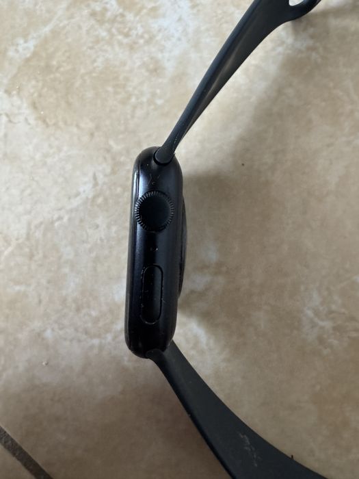 Apple Watch Se (Gen. 2) 44mm + dwa paski