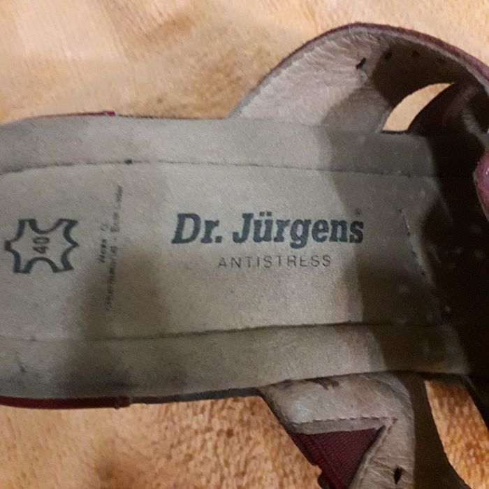 Różowe skórzane klapki na koturnie rozmiar 40