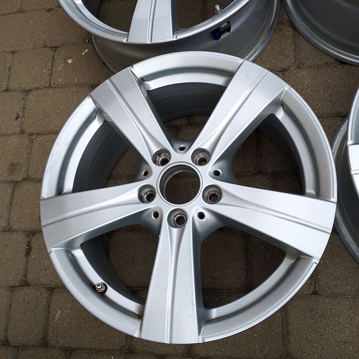alufelgi jak Nowe Dezent z czujnikami 4 szt 17 cali Oryginał Mercedes VW Audi Skoda