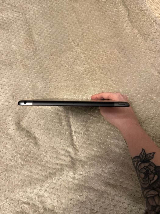 Ipad 9 generacji 64gb wifi + cellular Apple  plus rysik
