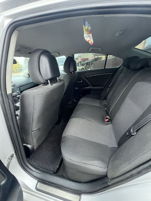 Toyota Avensis 2.0 газ бензин