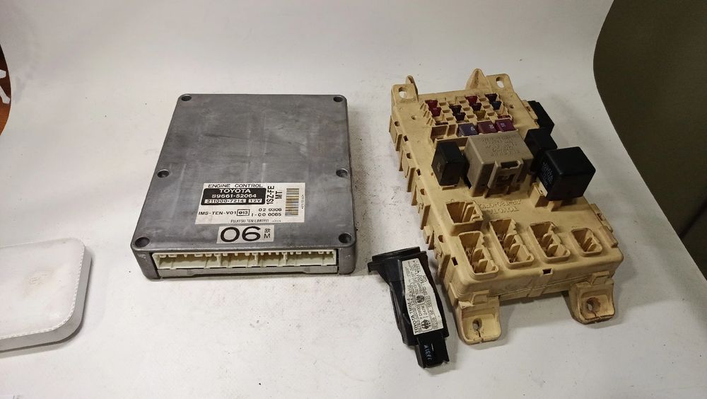 Centralina motor / ECU TOYOTA Yaris (_P1_)